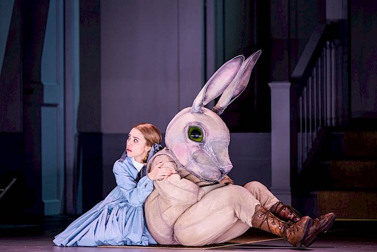Alice im Wunderland. Foto: T+T Fotografie / Toni Suter + Tanja Dorendorf