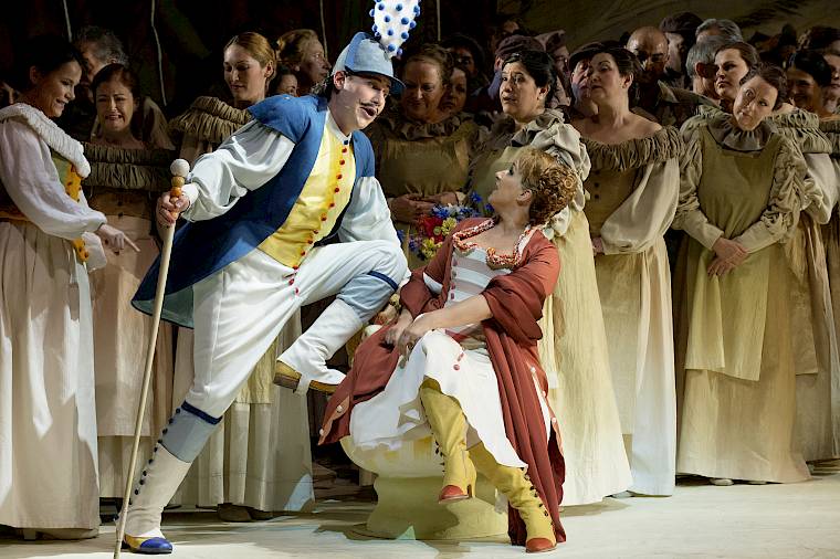 L’elisir d’amore,Gaetano Donizetti,Grischa Asagaroff. Foto: Judith Schlosser